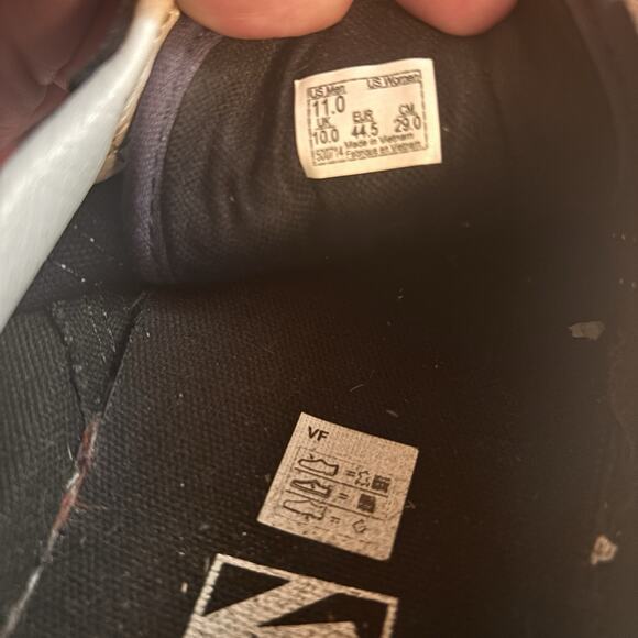 Vans Old Skool Men’s Size 11 Red Blue Black Gradient Low Top Skate Shoes - Picture 7 of 8